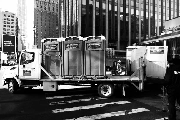 Porta potty delivery and setup in Reedsville, WI